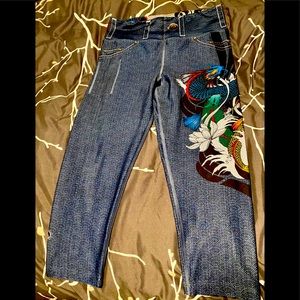 EUC Size 10 INKnBURN Dragon’s Gate Capris